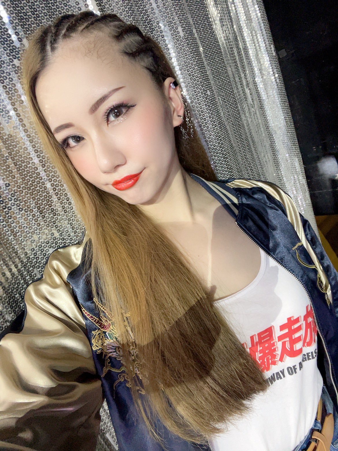 木葉ちひろ PLR 5日目ありがとうございました😊！ 今日からステージ写真など販売開始しましたね😊 みてくださいましたか？  私的に髪の毛がすごい好きでした😂 久しぶりの爆走族も楽しいなあ✨ 今回の私の景のヒントはバンダナです💀 明日も元気に頑張るぞ ...