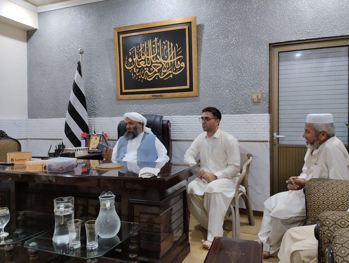 sahibzada88's tweet photo. حج سے واپسی پر مبارکباد
Molana Atta ul Haq Darvish sb #HajjMubarik
#SahibzadaKhalidJanJUI #hajj2023 #jui #juikpk #office #juikp #KPUpdates #KPK https://t.co/DlCt0Q8vPQ