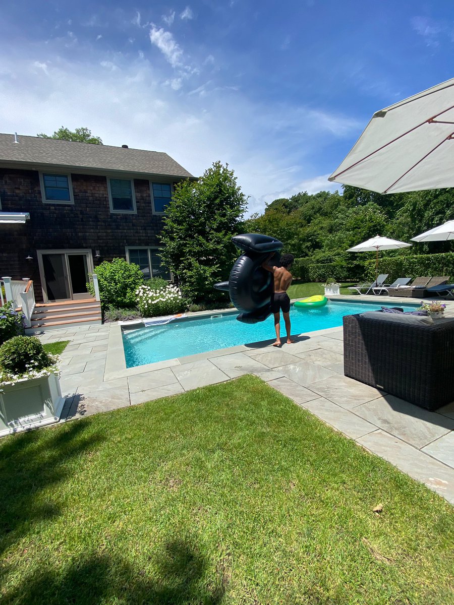 urendgamee's tweet photo. summer in the hamptons https://t.co/3xFtWR9ZWB
