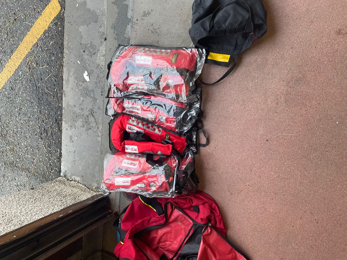 This week we discussed water saftey, we also looked at the the equipment @fire_livingston carry for water rescues.

#yvs #waterawareness #watersaftey