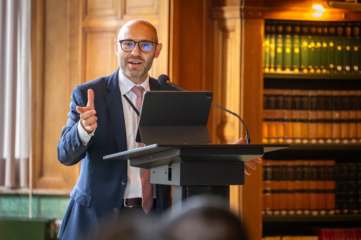 PCA_CPA's tweet photo. The #PCA was honoured to welcome the students of the 2023 #InternationalArbitration Training Course organized by @UniLeiden at its headquarters at the #PeacePalace last week for a lecture by #PCA Secretary-General @Marcin_Czepelak. https://t.co/CVQKJ4Nnu1
