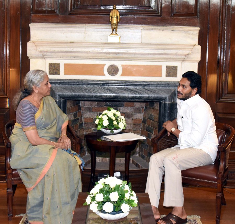 F0RzXElXsAEX5dU?format=jpg&name=900x900