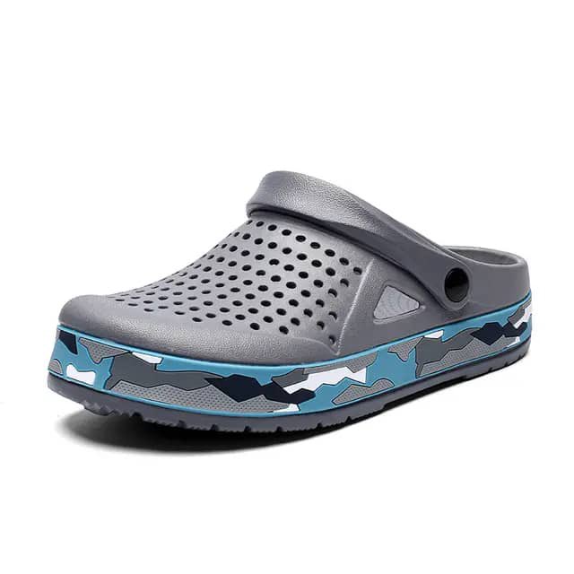 Bernard_BKabwe's tweet photo. Selling these crocs 🔥. 
Available Sizes: 40, 41 &amp; 42
Price: ZMW500.00 only 

(Limited stock) https://t.co/etvRuEcREG