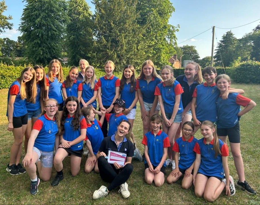 Milford_Guides's tweet photo. One of our @GGHambledon DCs popped by our meeting to award Tabitha with her leadership qualification badge.
Well done for all your hard work Tabitha, you're officially a Guide leader now!
@Guiding_LaSER @Girlguiding https://t.co/9GbNU1kSBS