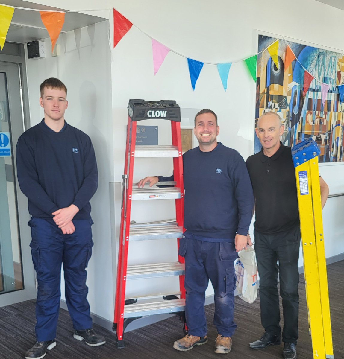 The ever helpful and efficient estates team at IRH , supporting our bunting hanging as part of the NHS 75 celebrations, thank you!  #teamirh <a href="/NHSGGC/">NHS Greater Glasgow and Clyde</a>