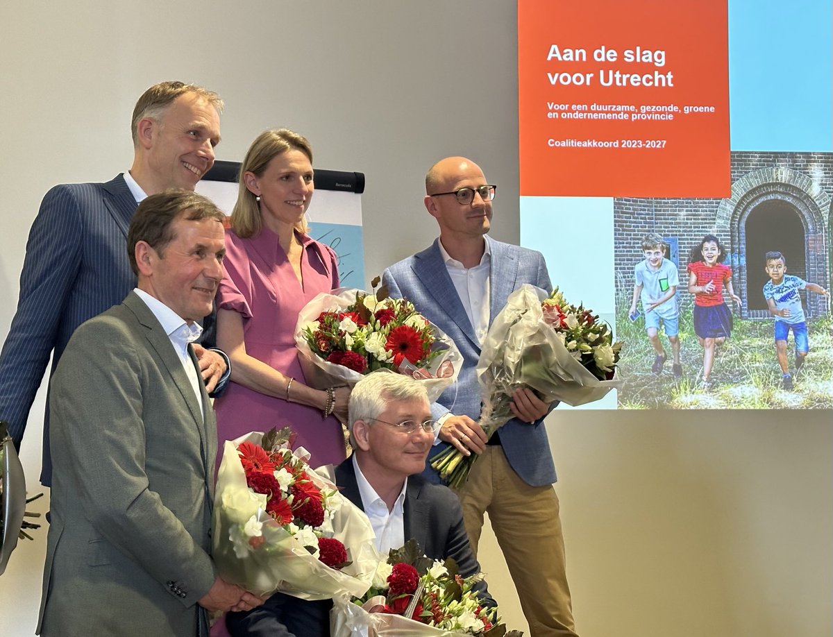 “Aan de slag voor Utrecht”! Een aankomend nieuw college van gedeputeerden presenteert zich vandaag in Baarn. De vijf fractievoorzitters van GL, VVD, D66, CDA en PvdA hebben de de ambities en het akkoord toegelicht. Fijn dat dit akkoord er is!