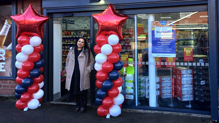 1StopFranchise's tweet photo. Sereena Khan created a successful chain of retail businesses after an expansive teaching career. π π
Read the exciting story of Sereena's success here: https://t.co/C0QiyJTVot
#OneStop #Franchise #Convenience #FemaleSuccess #Retail https://t.co/F1gTSMjBzB