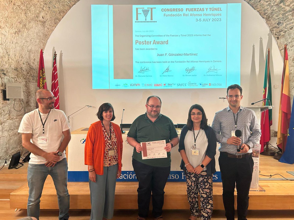 The award for the Best Poster communication goes to Juan F. Gonzalez-Martinez for his poster 'A novel Scheme to interpret linear and non-linear interactions in Dynamic AFM' Congratulations on your outstanding contribution to #FyT2023🏆👏