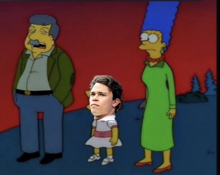 F1NewsLatam1's tweet photo. “Seré honesto contigo hijo, te debiste quedar en la Formula E”
#EsCoto 😝 https://t.co/0i31Qfl5VB