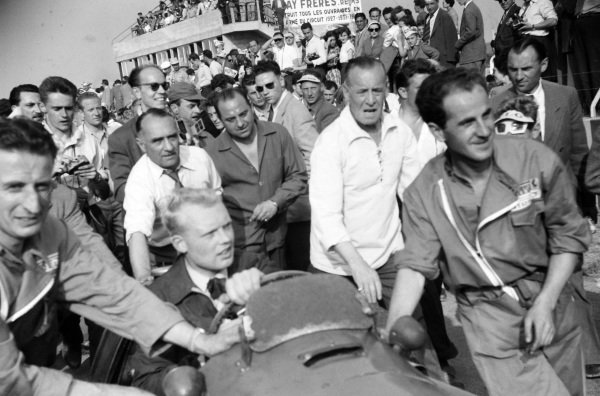 Há 70 anos Mike Hawthorn (Ferrari) venceu o GP FRANÇA 1953. Juan Manuel Fangio (Maserati) foi o 2º e Jose Froilan Gonzalez (Maserati) o 3º.

#F1 #Formula1 #FranceGP #GPFrance #FrenchGrandPrix #1953F1 #RacingHistory #MotorsportMemories #ClassicF1 #VintageF1 #ThrowbackThursday
