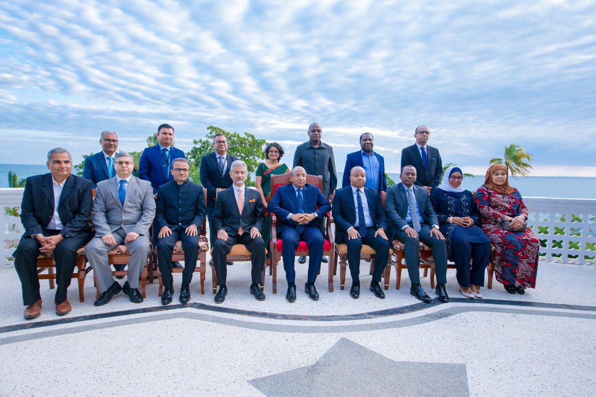 DrSJaishankar's tweet photo. Witnessed the signing of the agreement on setting up of  @iitmadras Zanzibar campus. 

Appreciate President @DrHmwinyi gracing the occasion, as also the presence of his Ministers. 

This historic step reflects India’s commitment to the Global South. https://t.co/X3vdnICnSE