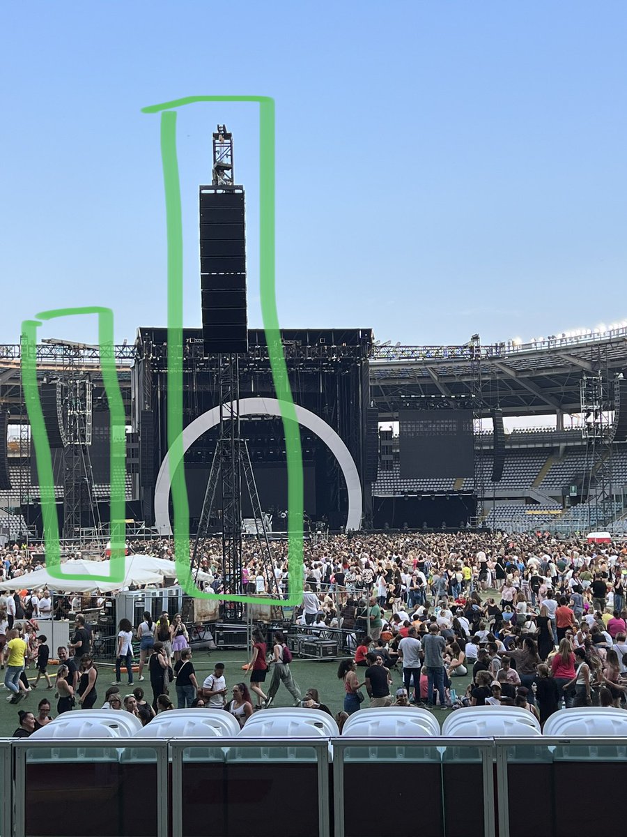 Valerio2105's tweet image. A @mengonimarco che avevi paura non ti si sentisse? 😒 #marcomengoni #torino #paliinmezzoallepalle