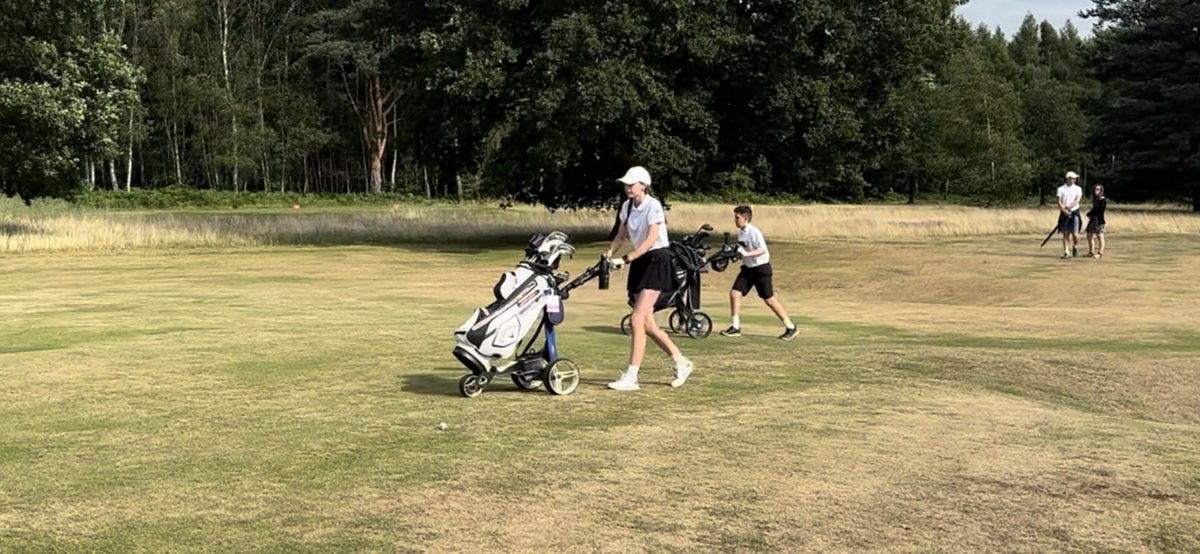 <a href="/EBrown25558910/">Elexis Brown</a> never forgotten taken at England Schools competition today 🩷 Imogen and Grandad