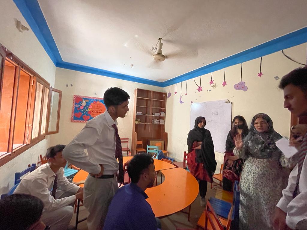 LSUPakistan's tweet photo. Highlights from LSU Summer Cycle Week 2 π #makeyourstorycount #tenyearsofLSU #Lahore #Karachi #Islamabad #Quetta https://t.co/cdtwHyhypj