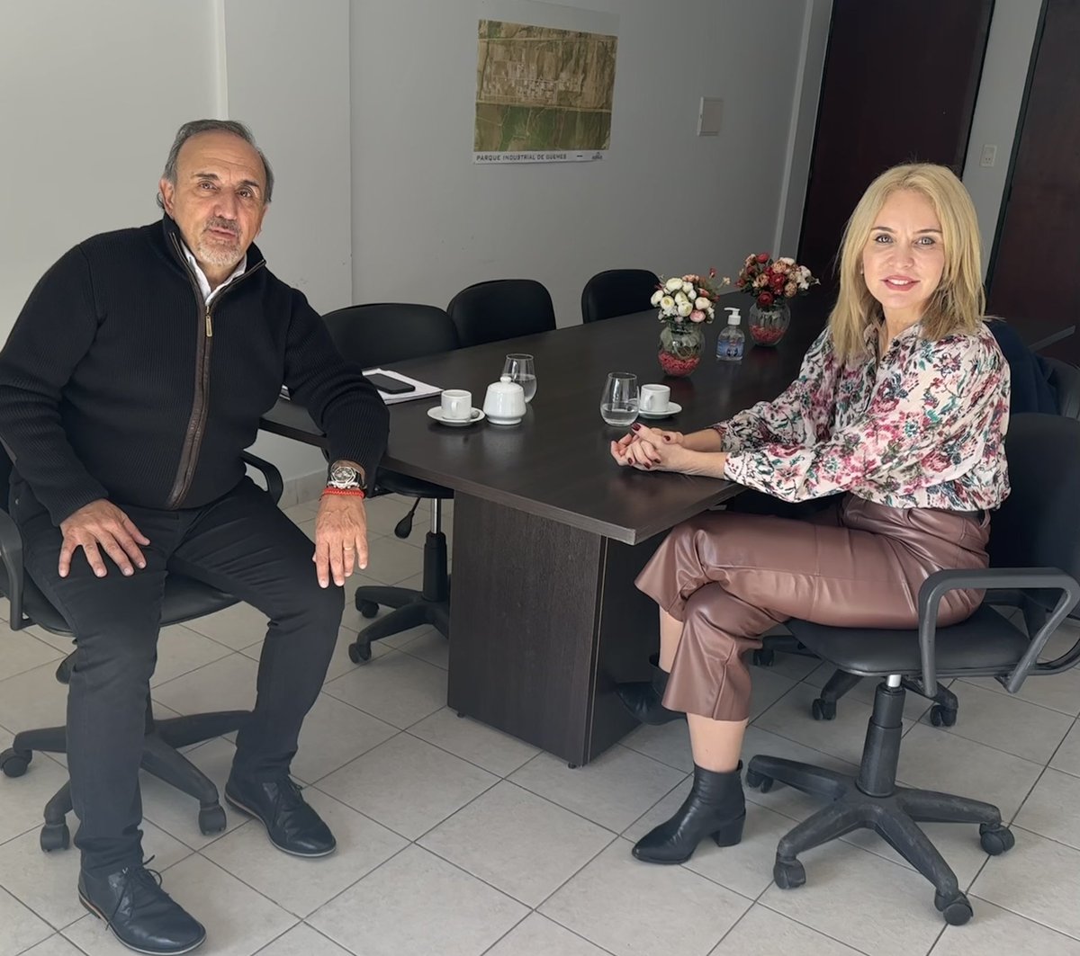Hoy me reuní en el Ente de Parques Industriales de Salta, con el Subse de Industria Carlos Mateo.
Trabajamos en la agenda del Nodo logístico y Centro de transferencia de cargas; promovemos radicación de nuevas empresas con infraestructura en parques industriales de la provincia