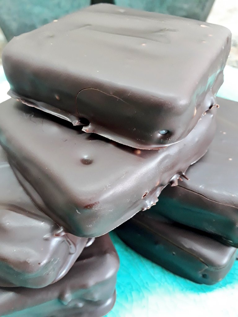 Silnari's tweet photo. SEMANA DE LA DULZURA
 
La receta de hoy es TITAS CASERAS.

Receta y como siempre RT  si te gusta⬇️🍫 https://t.co/HfOGCVKK9T