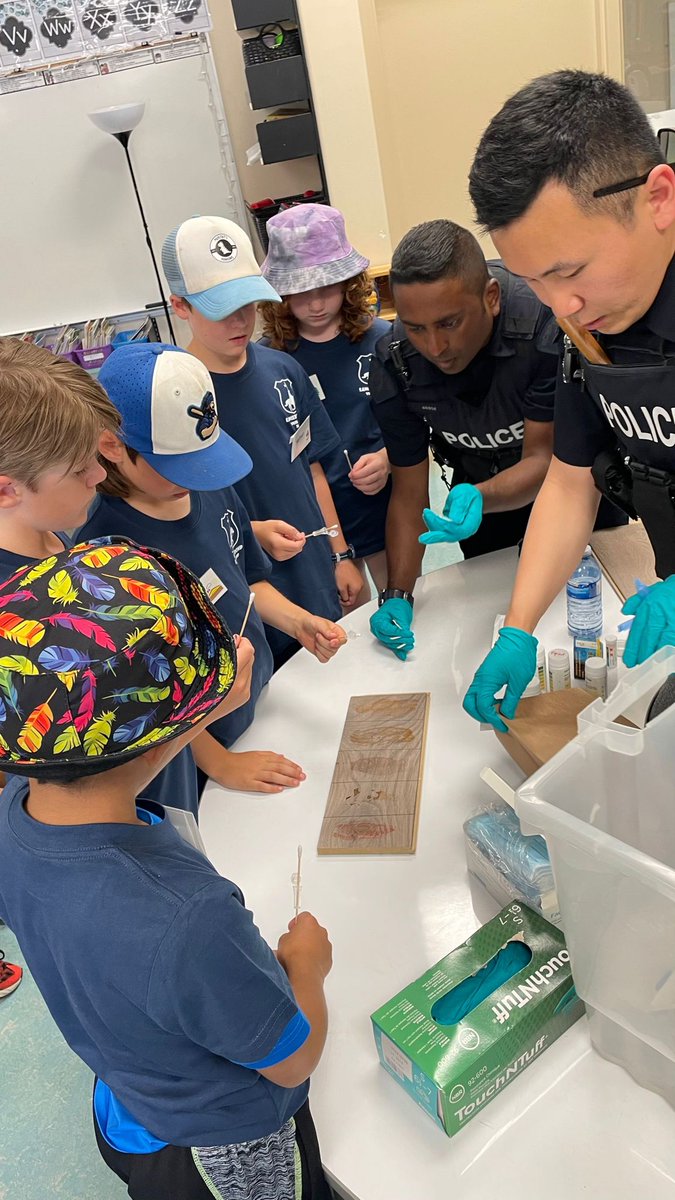 LangleyRCMP's tweet image. Langley&apos;s Youth Cadet Camp is well underway! Everyone is enjoying themselves and working hard! 

Thank you to Air 1, Police Dog Services &amp;amp; Forensic Identification for spending  the day with us! 

#langley #rcmp #langleyrcmp #langleypolice #bcrcmp