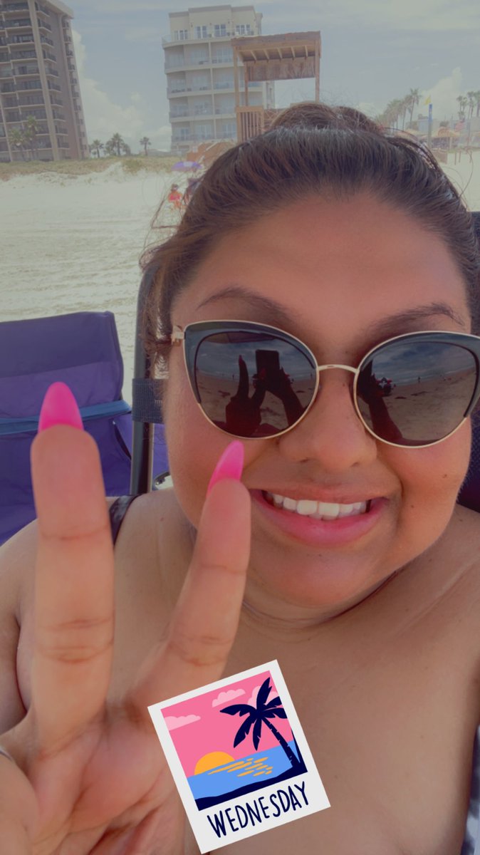 MsAlmendariz's tweet photo. @SHARDEECRYSTAL @JackLoweSrES @TeamDallasISD #Everythinginexcellence
#loweselfiechallenge
Beachside selfie 🌊🏝️☀️🐚 https://t.co/5tfDh2NI6y