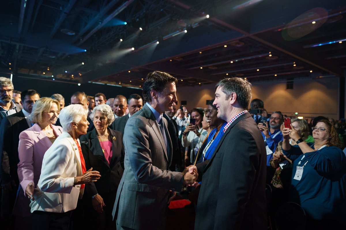 JustinTrudeau's tweet photo. No one has their finger on the pulse of our health care system as much as nurses do. When I spent time with @ICNurses and @CanadaNurses today, we spoke about working together – with their expertise and our investments – to deliver real results and better care for Canadians. https://t.co/9IKmjS2iIw