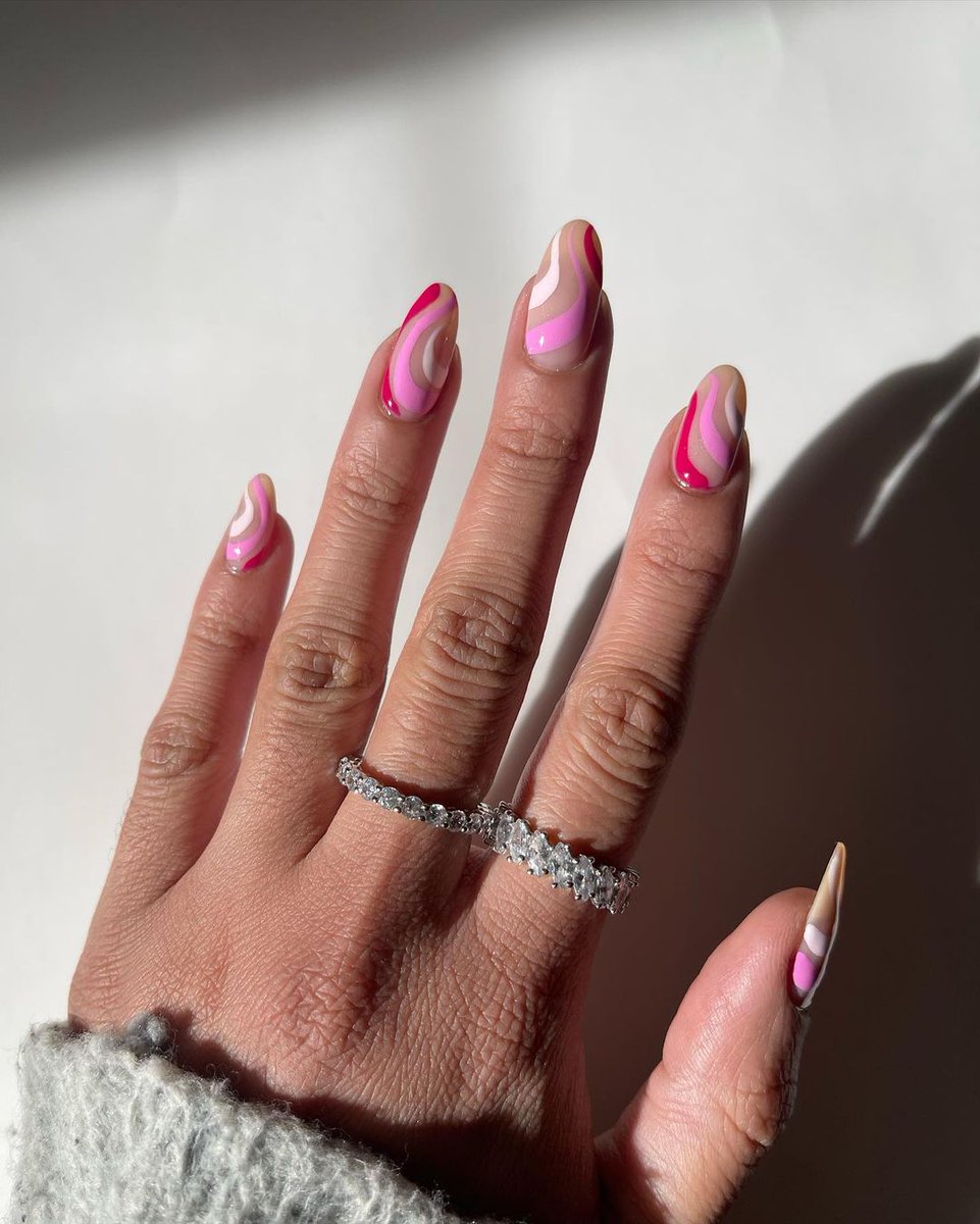 cultbeauty's tweet photo. Our love for Barbiecore nails is 🎀 unmatched 🎀 https://t.co/afUF2t9mJZ