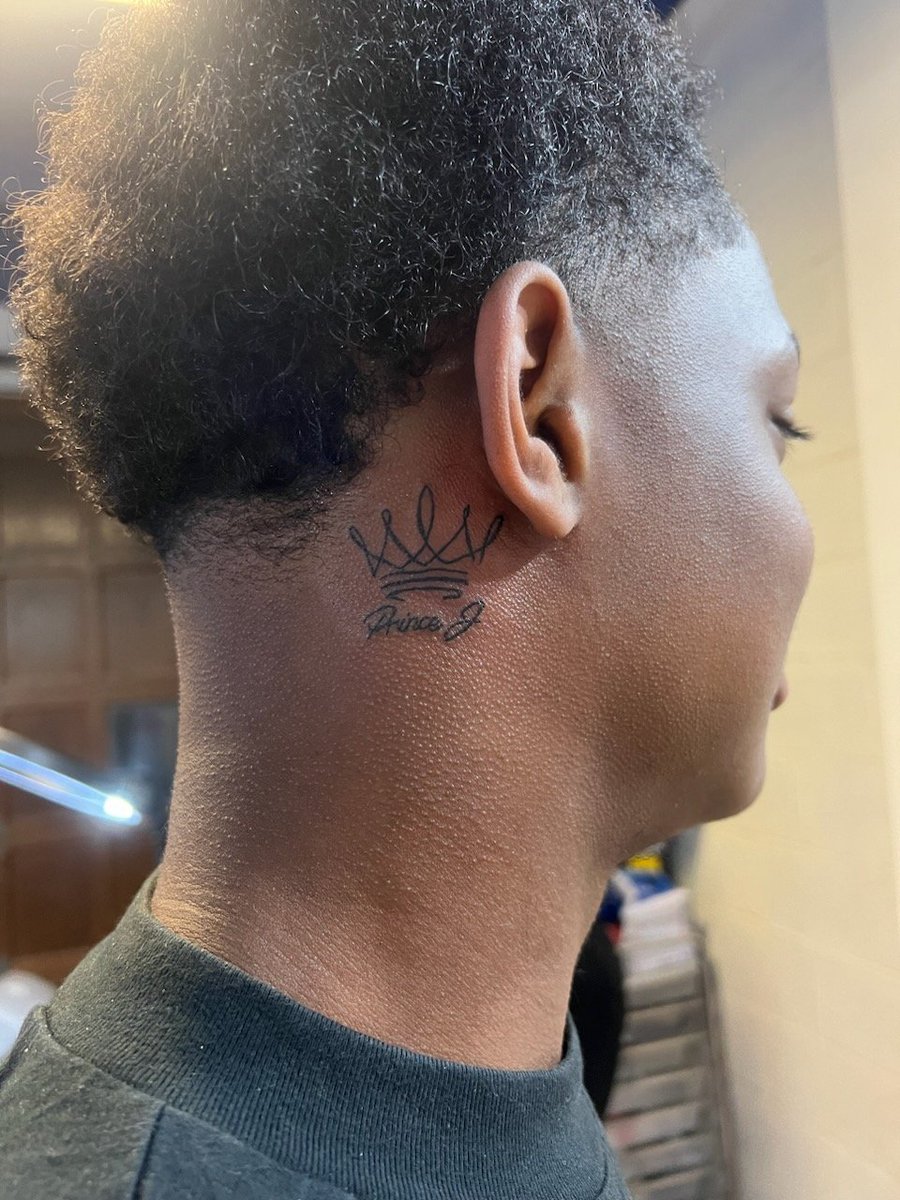 thequeenb661's tweet photo. Today me and the kid got a mom and son tattoo! Did it hurt...yep!😬 but now we are forever Queen B and Prince J 👑 #ForeverMyHeartBeat💞 #QueenB #PrinceJ 🤴🏿 #mysonshine #socool #ArtbyReed @Jayden1Davis https://t.co/OjQQwhOlXe