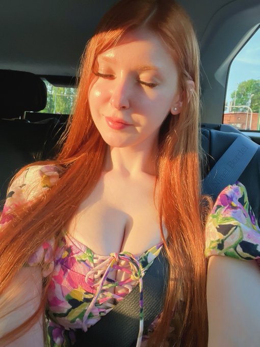 Kisses or hugs?❤️ https://t.co/8Ajxpzgh7r<a href="/tag/barbie"class="tags"><span>#barbie</span></a><a href="/tag/barbiemovie"class="tags"><span>#barbiemovie</span></a>