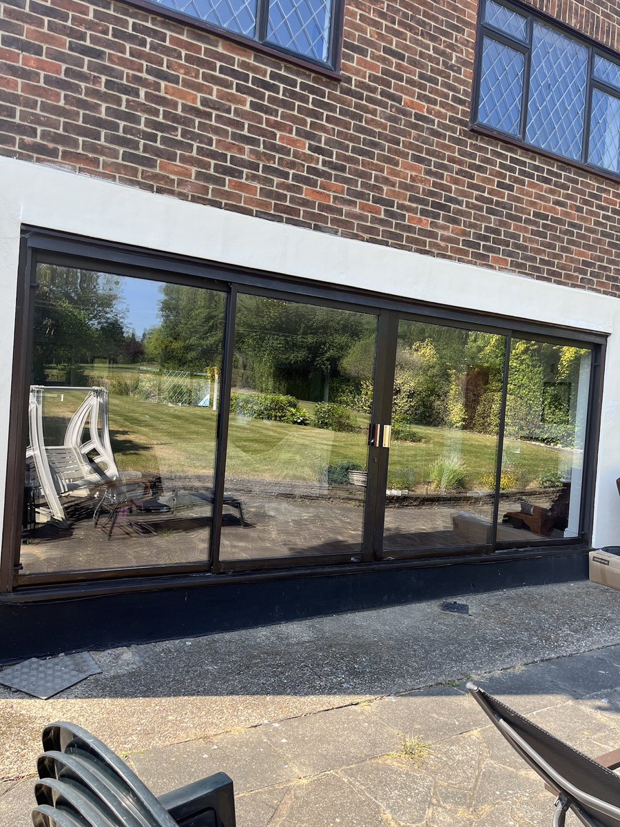 mistyglazing's tweet photo. 30 Year old wrap around patio doors with old fashioned diamond leads, Misty Glaze replaced the Glass ONLY!
Older style doors now look modern and brand new!
#chigwell #mistedwindows #windowreplacementglass #essex #cloudydoubleglazing https://t.co/ewHyQ5HcGN