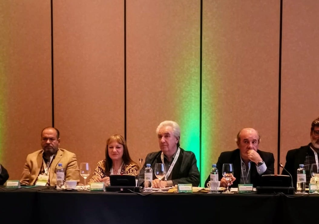ufeurc's tweet photo. La ciudad de Buenos Aires participó de la Reunión del Consejo Rector en el XXV Congreso de @CIDEU siendo representada por el Dr. Jorge Giorno, Subsecretario de la @ufeurc y la Mg. Patricia Mancuello, Coordinadora de RRII y Capacitación de la @ufeurc https://t.co/X2q3sPfE3l