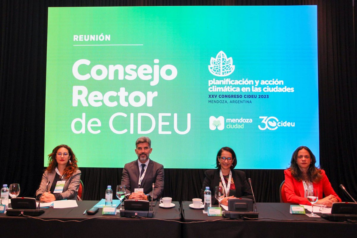 ufeurc's tweet photo. La ciudad de Buenos Aires participó de la Reunión del Consejo Rector en el XXV Congreso de @CIDEU siendo representada por el Dr. Jorge Giorno, Subsecretario de la @ufeurc y la Mg. Patricia Mancuello, Coordinadora de RRII y Capacitación de la @ufeurc https://t.co/X2q3sPfE3l