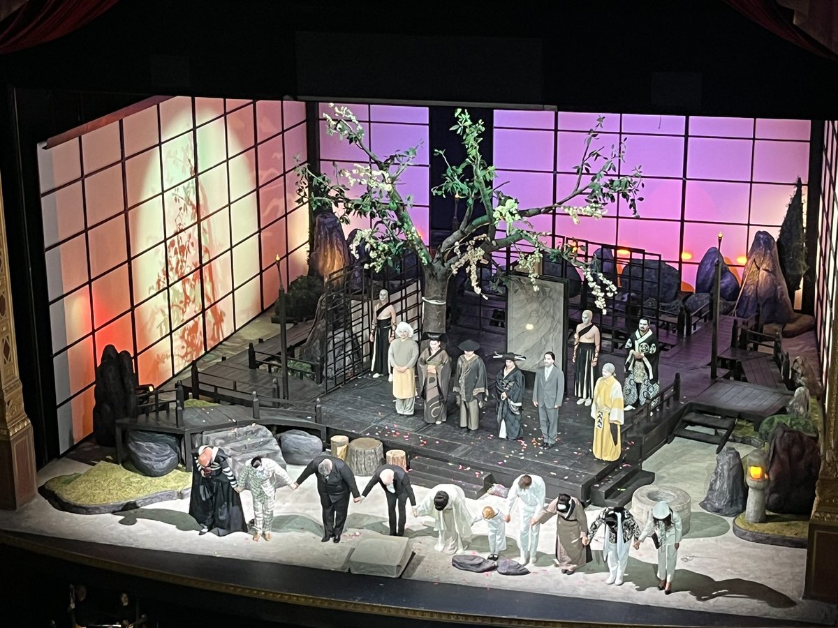 realroyhuff's tweet photo. #HungarianStateOpera #MadameButterfly https://t.co/2AyxokouUH