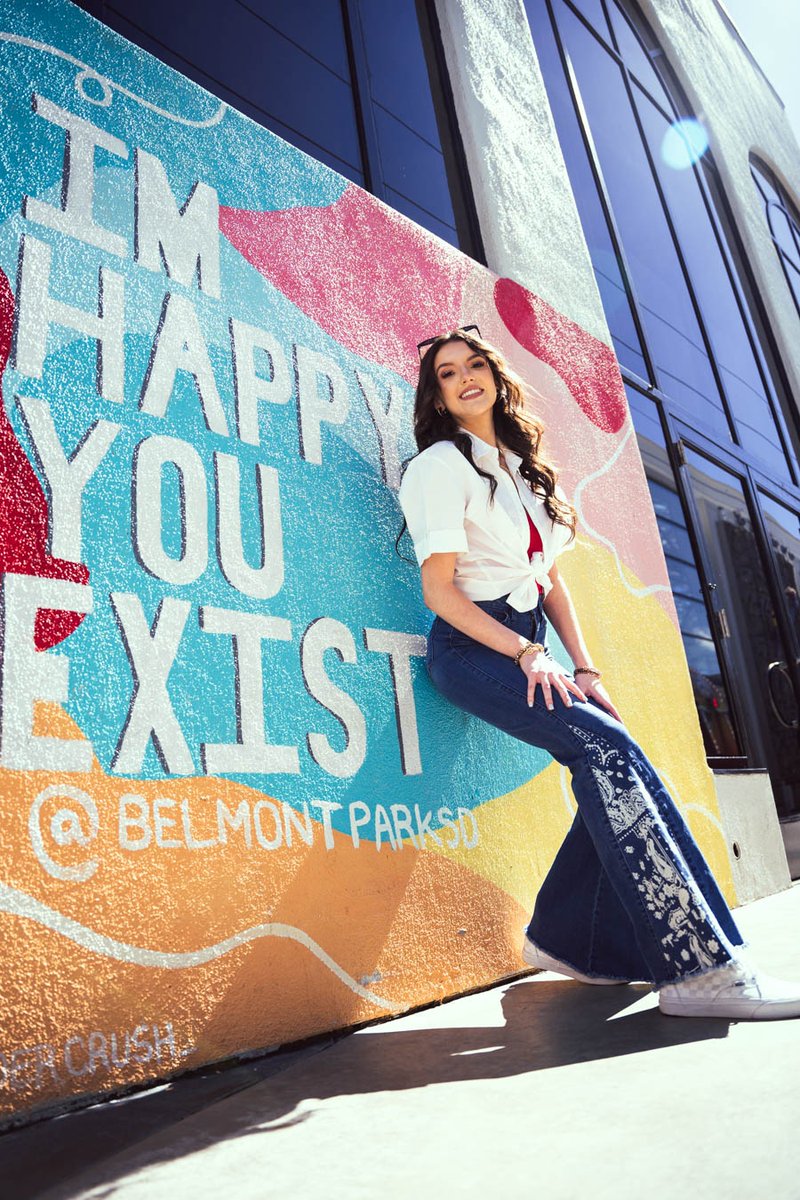 JodyRael's tweet image. Let's create an experience for your senior year! Schedule a consultation today for fall photos! #jodyraelphotography #seniorportraits #seniorvideo #thejodycollective  @onecollective.io #ocsd23 #adventure.