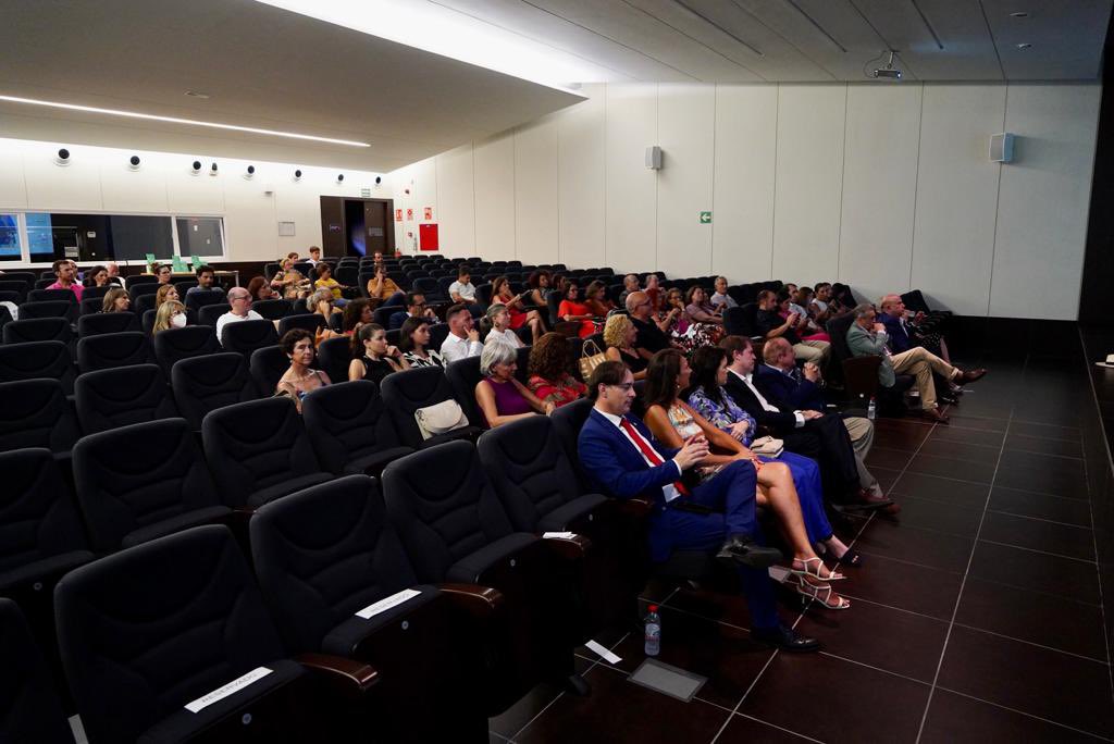 La concejala de Educación, María Paz Flores, junto al delegado de <a href="/saludand/">Consejería de Sanidad, Presidencia y Emergencias</a>, <a href="/bautista_ojed/">Carlos Bautista</a>, ha asistido esta tarde a la jornada ‘La motivación en el ámbito sanitario’, organizada por <a href="/UPROSAMA/">UPROSAMA</a>