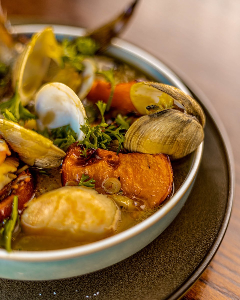 copadurham's tweet photo. Our award-winning food has something delicious for everyone: NC seafood, pasture-raised meats, seasonal vegetables, gluten-free items, and vegetarian choices. https://t.co/qI8Y5G967G https://t.co/ObXD0UxTJX