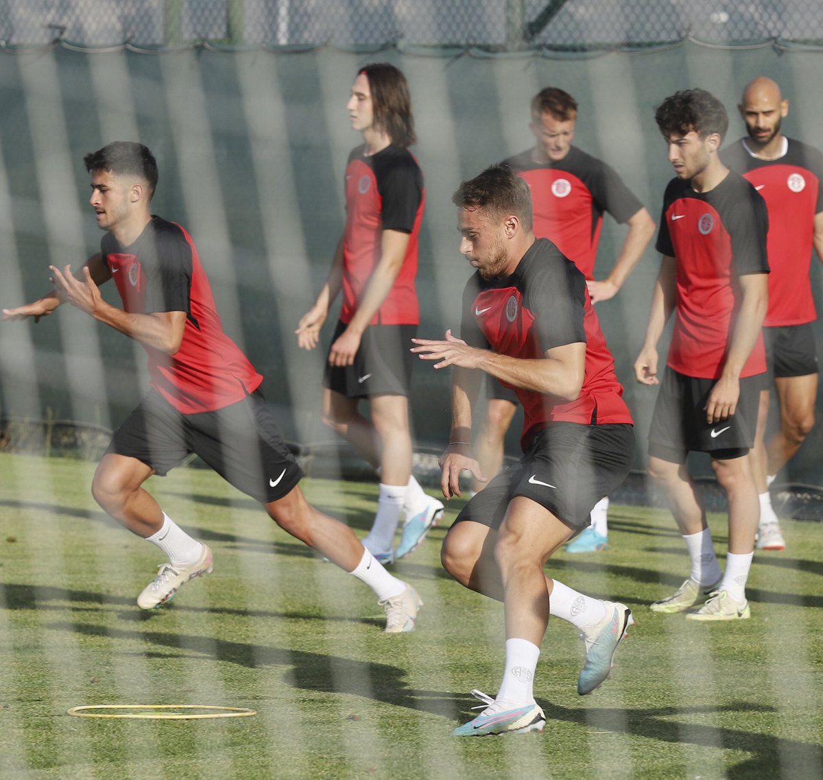 📸 Kırmızı-beyazlılarımız, günü çift antrenmanla tamamladı.

#FraportTAVAntalyaspor
#HerŞeyAntalyasporİçin