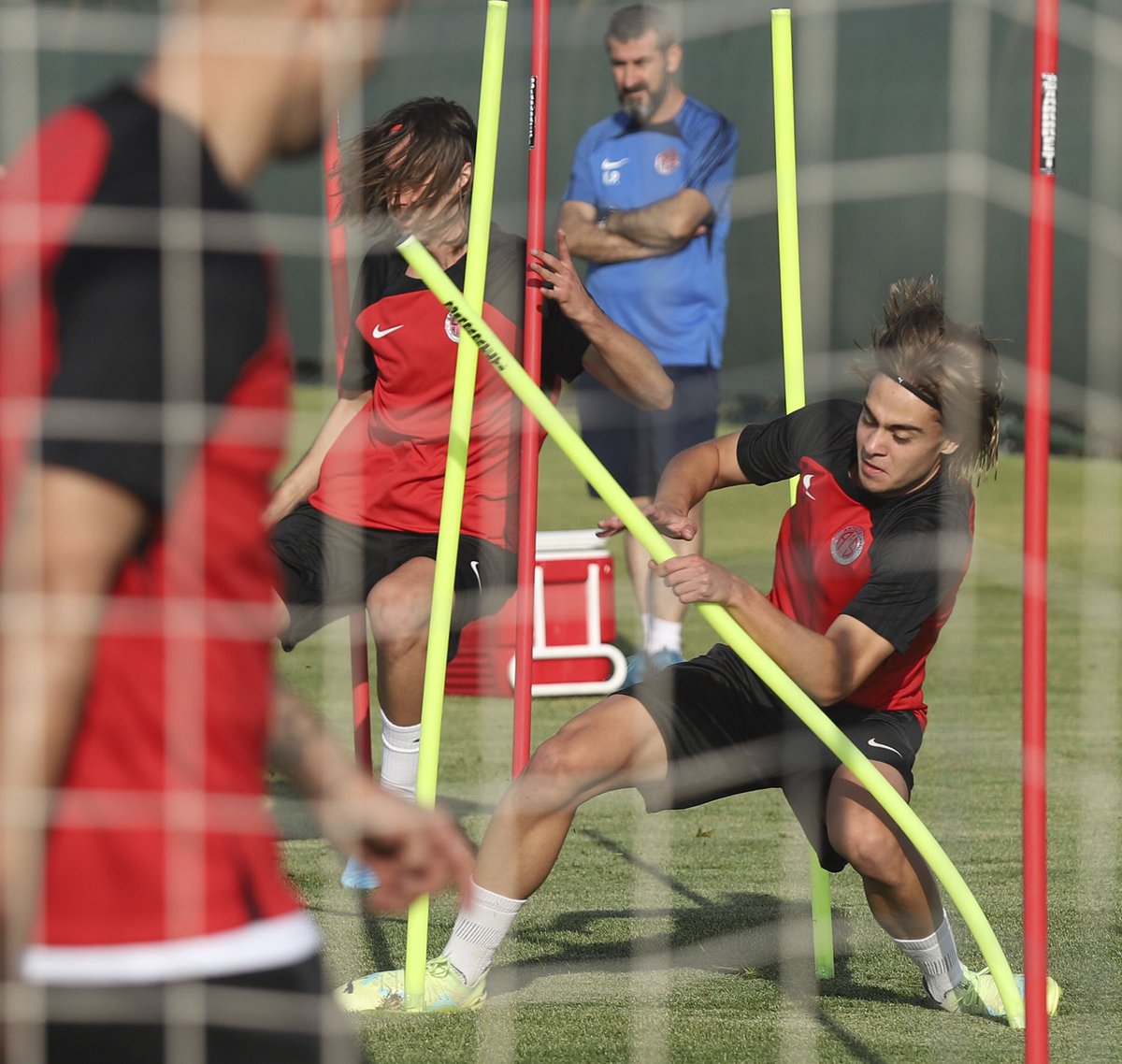 Antalyaspor's tweet photo. 📸 Kırmızı-beyazlılarımız, günü çift antrenmanla tamamladı.

#FraportTAVAntalyaspor
#HerŞeyAntalyasporİçin https://t.co/WNiPuQRLpD