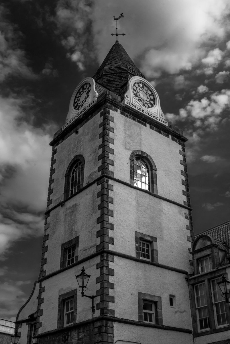 Jubilee Clock, South Queensferry #bnwphotography #blackandwhitephotography #blackandwhitephoto #southqueensferry