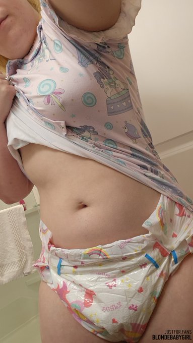 Come check out my new video where I wet my #rearzbella #diaper ! 25% off 1 month subscription good through<a href="/tag/rearzbella"class="tags">#rearzbella</a><a href="/tag/diaper"class="tags"><span>#diaper</span></a>