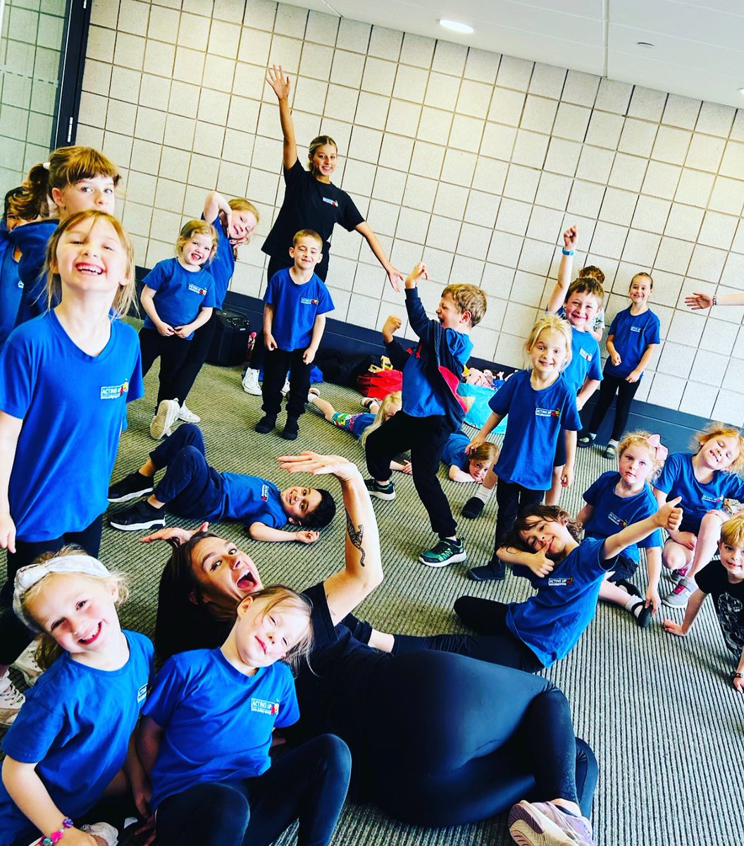 1ActingUp's tweet image. SAVE THE DRAMA FOR ACTING UP! #developingconfidence #teacherinrole #funtimes #actinguptogether #actingupgateshead 💙