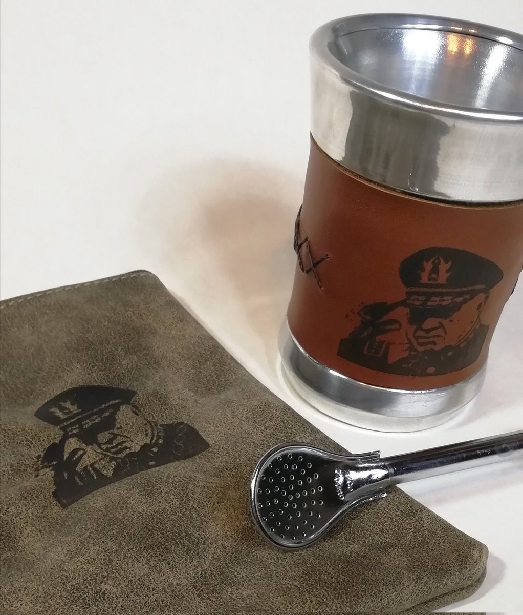 BazarPatriota's tweet photo. Todos los productos de Pinochet los encuentras en #bazarpatriota
Poleras, Polerones, Tazones, Materos, Figuras, Amigurumis, Destapadores, etc
#50añosdeLibertad #ffaaalpoder Pronunciamiento Militar golpe de estado #CaigaQuienCaiga liguria Patricio Fernández #SinFiltros #ddhh https://t.co/45HpeVSA3g