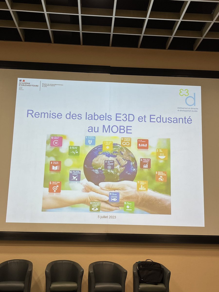 Valrie451's tweet image. Cérémonie de remise des labels E3D et Edusanté au #MOBE
Bravo aux élèves, enseignants et partenaires engagés.