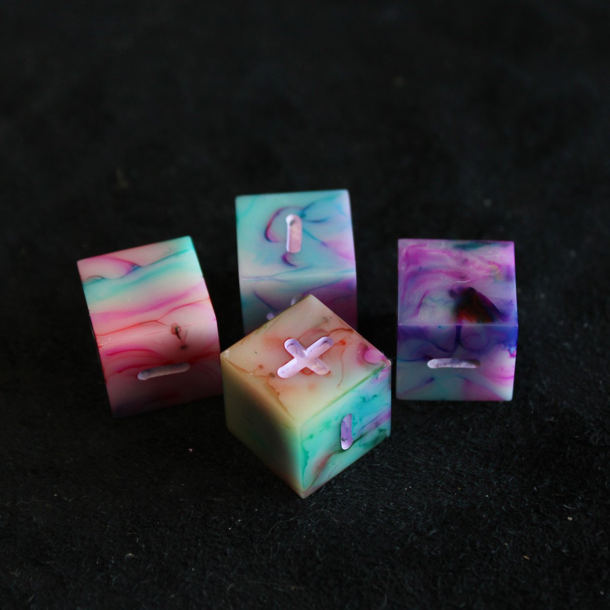 alchemist_attic's tweet photo. New stuff in the shop this Friday!
I'll also be taking down the advent calendar pre-orders at the same time, so if you want to get one of those make sure you get your order in before then :)
#handmadedice #dice #fatedice #fudgedice #rainbow https://t.co/vtyULnf2nB