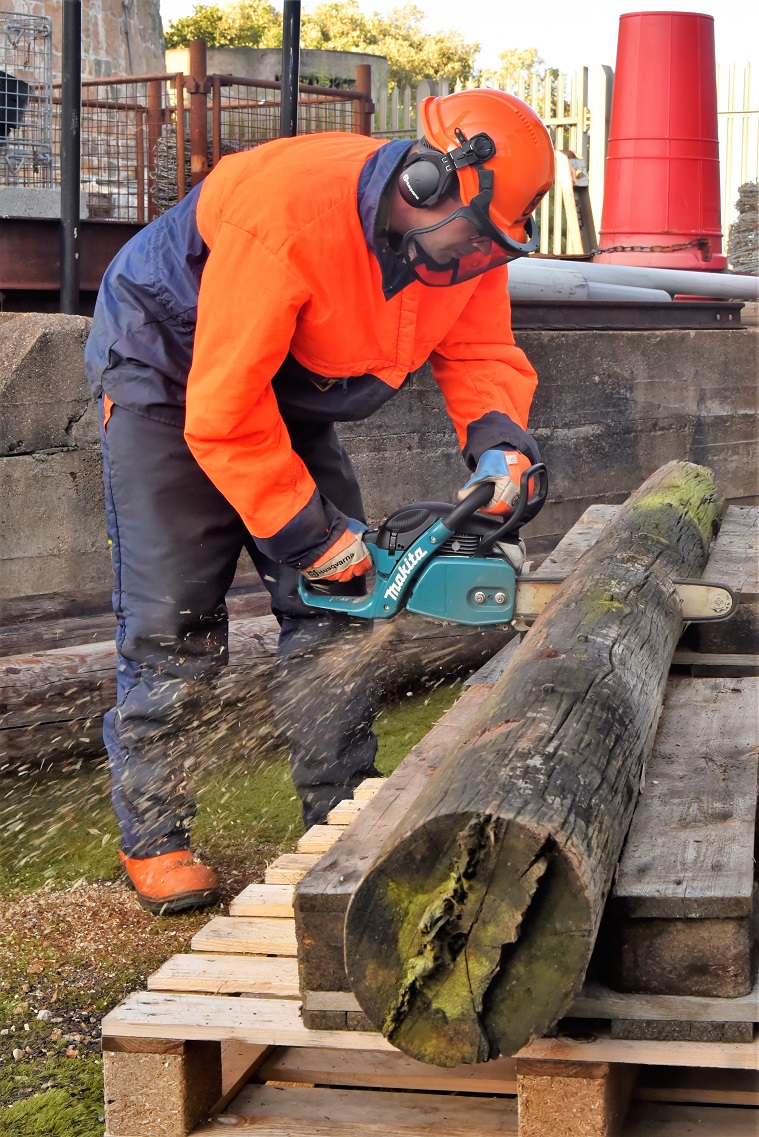 JFS_RE's tweet photo. Paul put his skills from his chainsaw course to good use this evening creating field obstacles. Inside, the recruits honed their navigation skills.
Are you in #JerseyCI and looking for something different, new friends, new skills? Call 01534447100. Always recruiting!
#ArmyReserve https://t.co/hpIcEsSlDH