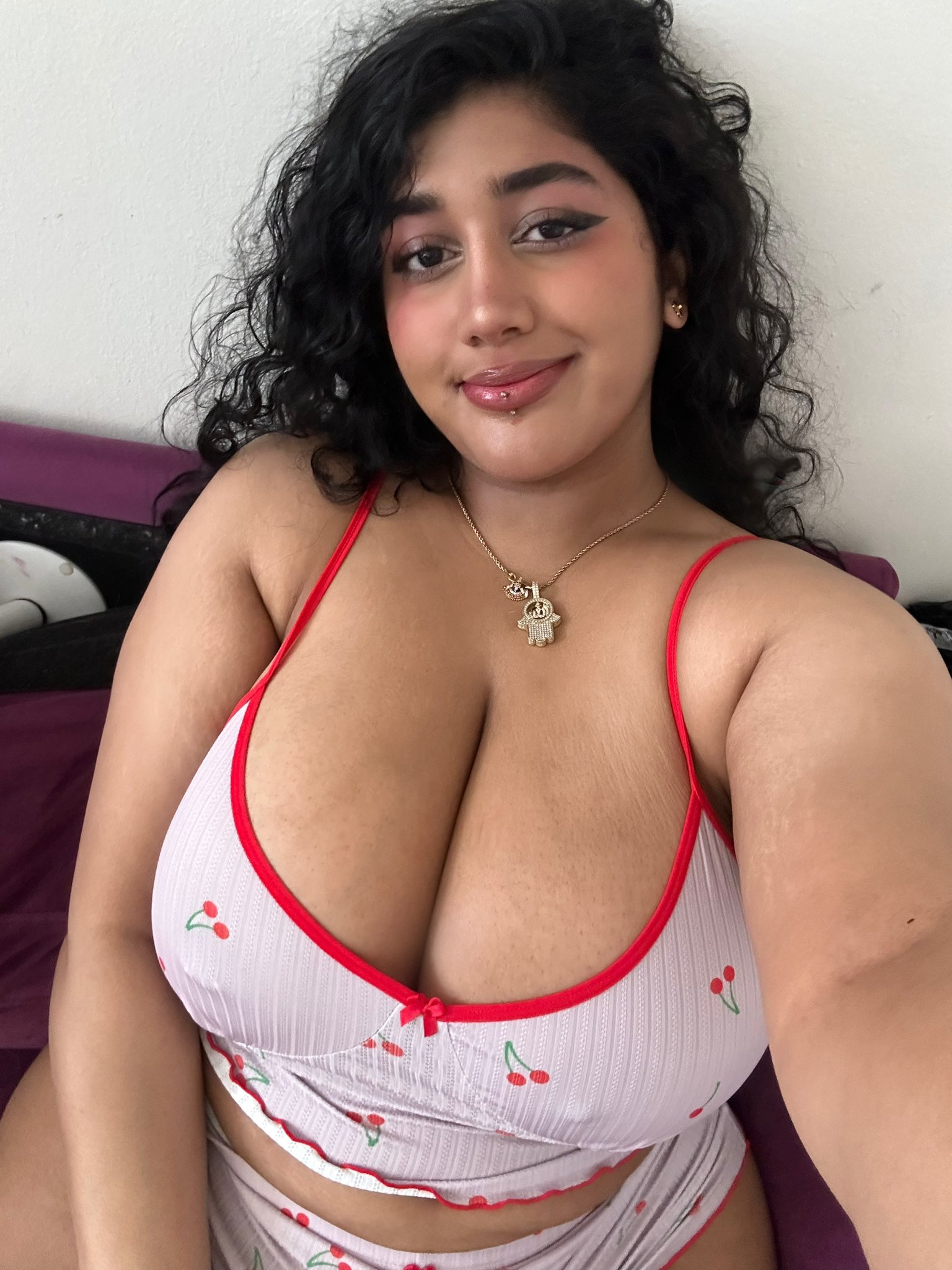2 pic. i’m a doll but i still wanna party😩🍒 https://t.co/ownwcHG0IU