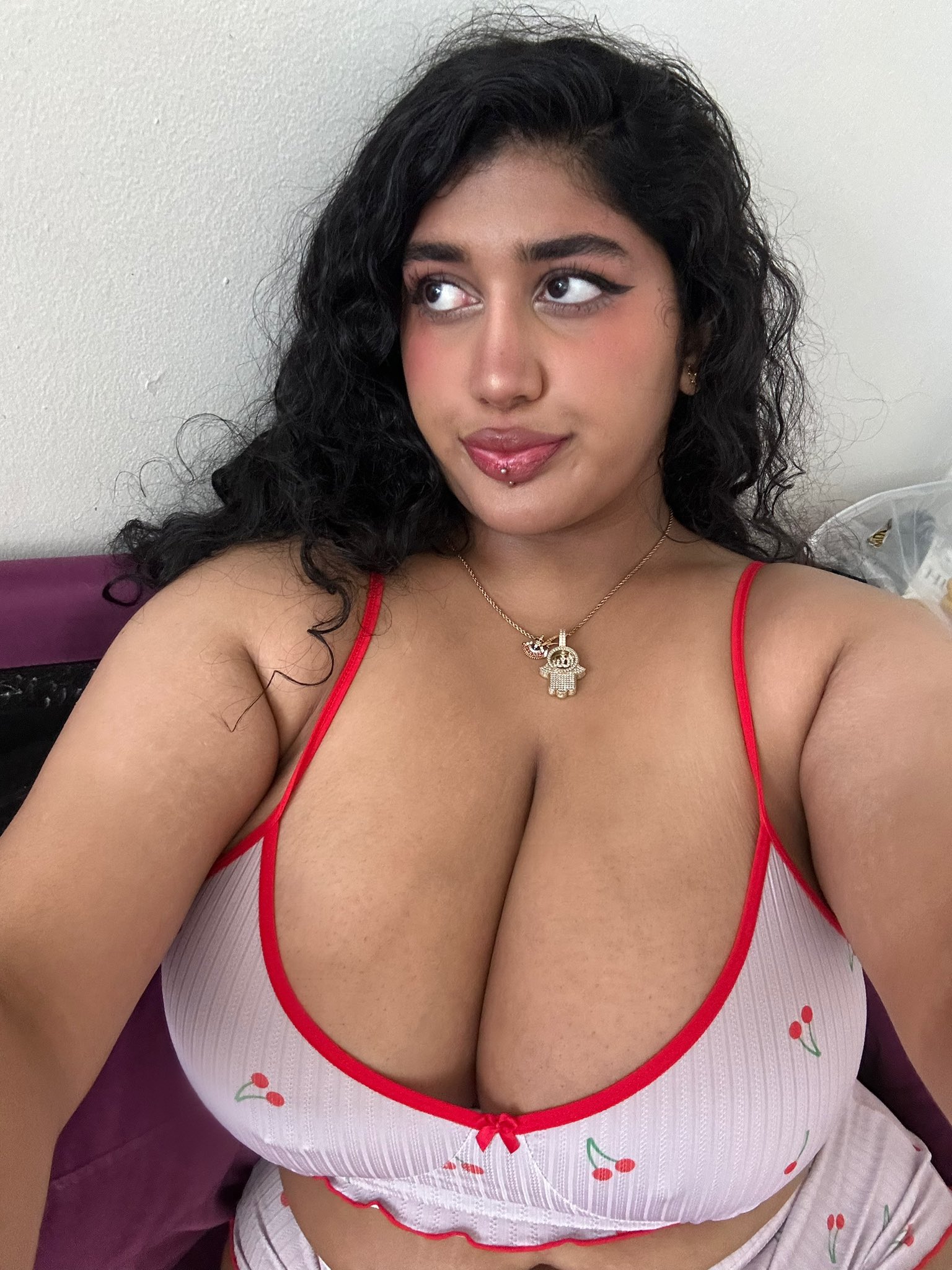 3 pic. i’m a doll but i still wanna party😩🍒 https://t.co/ownwcHG0IU