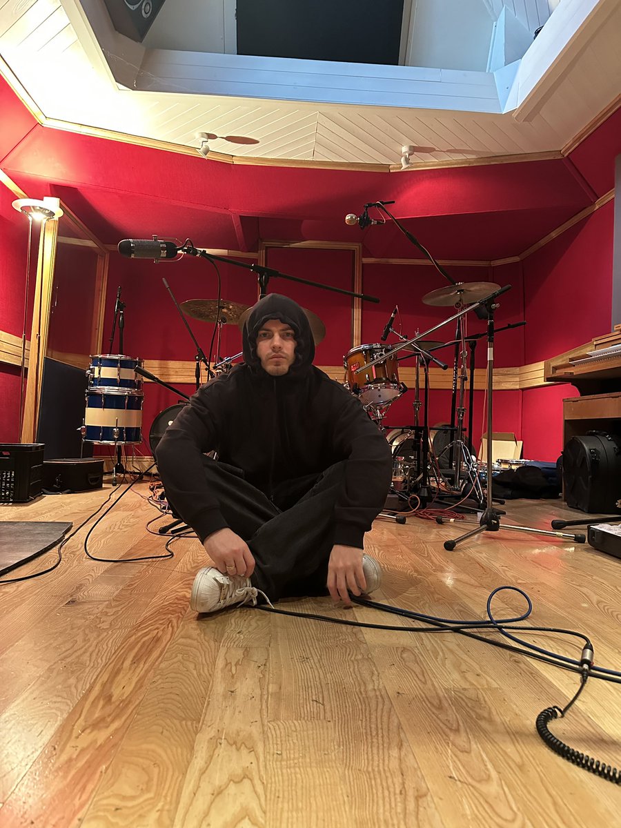 Boy Bleach tweet media