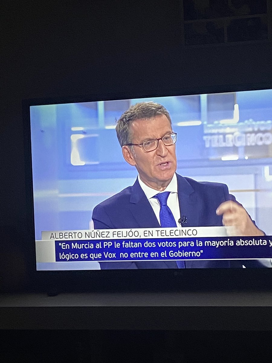 PuntTrobadaBCN's tweet photo. Aquest senyor i VOX fan molta po. https://t.co/atWtQMRfyC