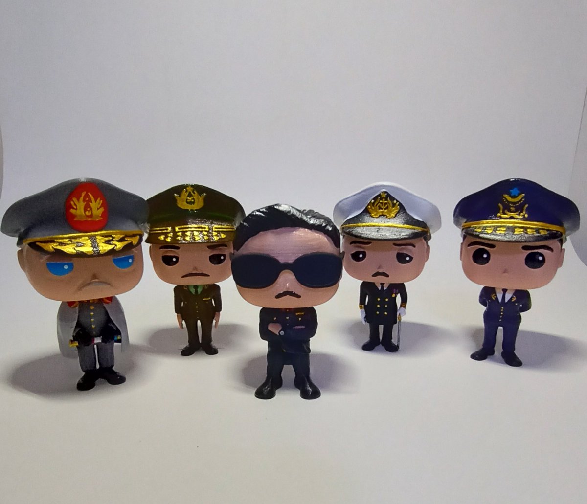 BazarPatriota's tweet photo. Todos los productos de Pinochet los encuentras en #bazarpatriota
Poleras, Polerones, Tazones, Materos, Figuras, Amigurumis, Destapadores, etc
#50añosdeLibertad #ffaaalpoder Pronunciamiento Militar golpe de estado #CaigaQuienCaiga liguria Patricio Fernández #SinFiltros #ddhh https://t.co/5uVvvquyoq