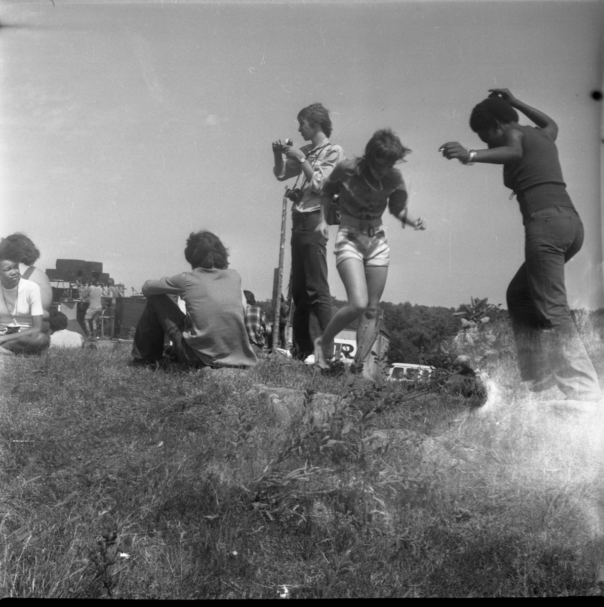 Taken at the Rock Acres Peace Festival in the summer 1971 in Queensborough, Ontario this is one summer memory that will live on. In the words of Bryan Adams "Oh, when I look back now
That summer seemed to last forever" #ArchivesVacay #ArcivesHashtagParty  flickr.com/photos/cabhc/3…
