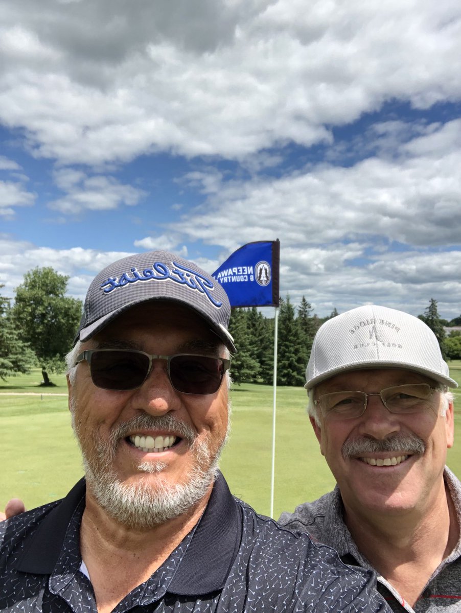 Finishes the Neepawa Golf and Country Club with two Par’s😀😀