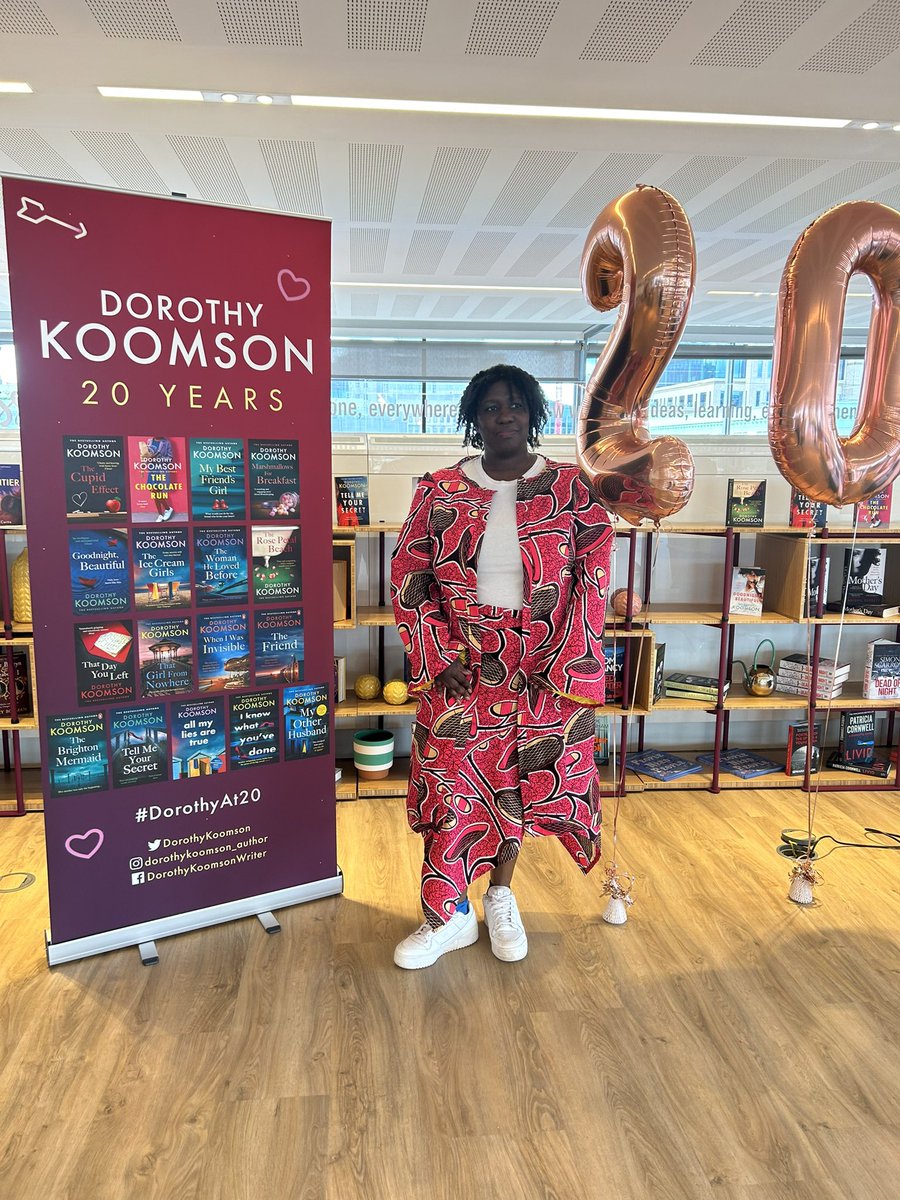 ed_pr's tweet photo. In full swing at @DorothyKoomson’s 20th Anniversary celebration 🎉
Prosecco, canapés and proof copies of #EverySmileYouFake all round 🥂
#TheCupidEffect 💞 https://t.co/WQZVIdzVkr